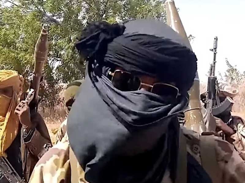 Bandits invade Kwara community, set Emir?s palace ablaze and abduct wife and children